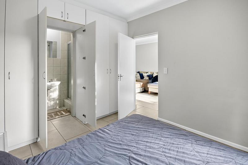 To Let 2 Bedroom Property for Rent in Somerset West Western Cape